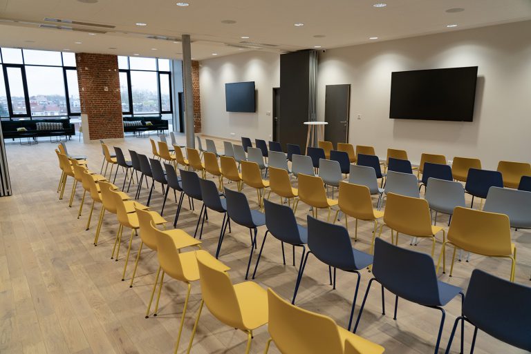 demi-espace-VIP-ouvert